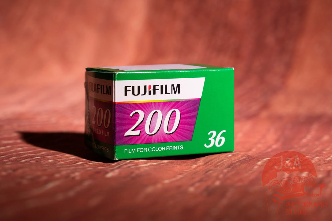 High-quality product image of Fujifilm 200 35mm film roll, Fujicolor C200 colour negative film ideal for vibrant tones, fine grain, and everyday photography.
