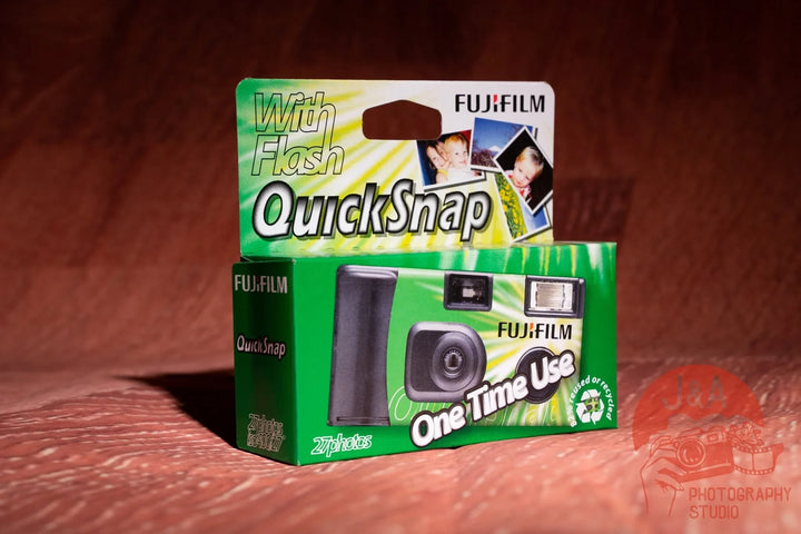 Fujifilm QuickSnap disposable camera with 27-exposure film and built-in flash for easy, vibrant analog photography
