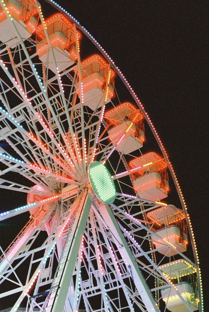 Outdoor scene captured with Candido 800 35mm color film