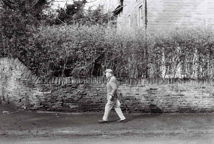 Street scene captured on Kentmere Pan 400 35mm film, showing crisp detail and classic black and white tones