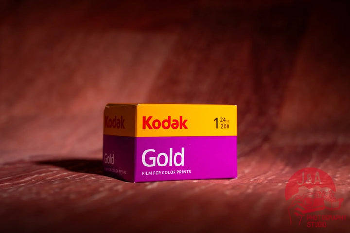 High-quality product image of Kodak Gold 200 35mm film roll, Kodak Gold colour negative film ideal for vibrant tones, fine grain, and everyday photography, 24 shots