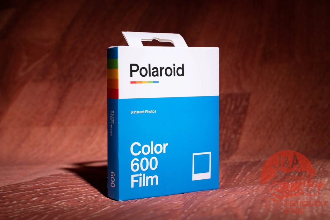 Polaroid 600 Colour Instant Film pack for vibrant, high-quality instant photos with classic Polaroid 600 cameras